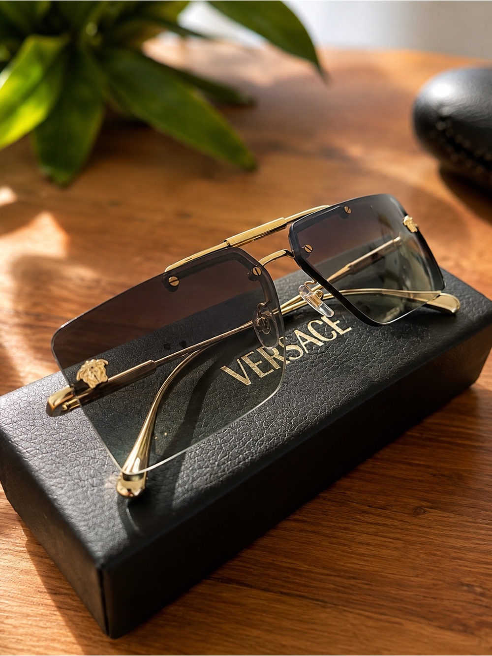 Versace RIMLESS FRAME SUNGLASSES - Picture 2 of 2